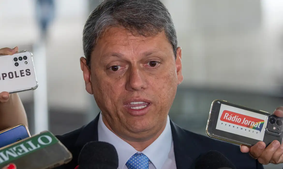 TARCISIO-DE-FREITAS Bolsonaristas e Centrão pressionam Tarcísio por apoio e espaço político